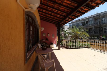 Casa à venda com 384m², 4 quartos e 2 vagasVaranda