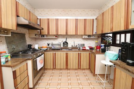 Casa à venda com 384m², 4 quartos e 2 vagasCozinha