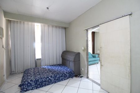 Casa à venda com 200m², 1 quarto e 4 vagasSuíte