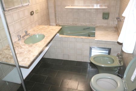 Apartamento à venda com 200m², 4 quartos e 2 vagasBanheiro 1