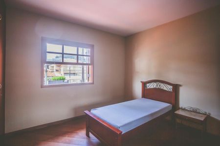 Casa à venda com 180m², 3 quartos e 2 vagasQuarto 2