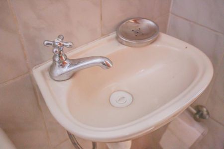 Casa à venda com 180m², 3 quartos e 2 vagasBanheiro de Serviço