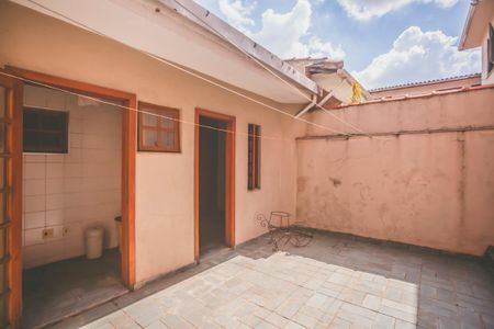 Casa à venda com 180m², 3 quartos e 2 vagasQuintal