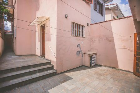 Casa à venda com 180m², 3 quartos e 2 vagasQuintal