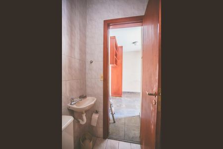 Casa à venda com 180m², 3 quartos e 2 vagasBanheiro de Serviço