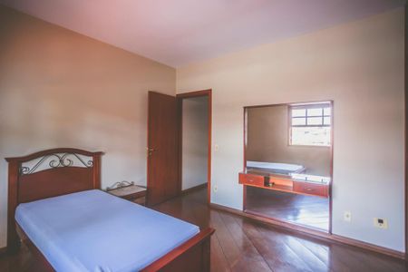 Casa à venda com 180m², 3 quartos e 2 vagasQuarto 2