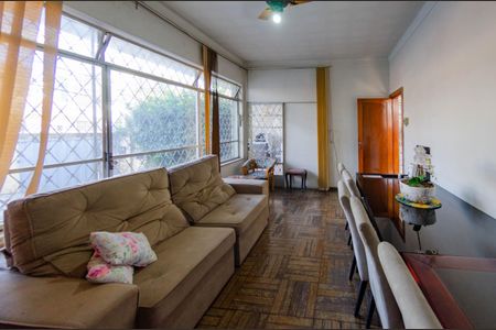 Casa à venda com 300m², 3 quartos e 4 vagasSala