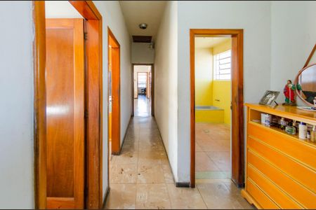 Casa à venda com 300m², 3 quartos e 4 vagasCorredor