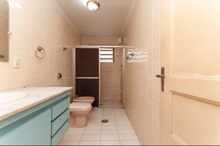 Casa para alugar com 180m², 3 quartos e 4 vagas Casa para alugar com 180m², 3 quartos e 4 vagasBanheiro Social