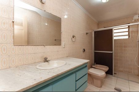 Casa para alugar com 180m², 3 quartos e 4 vagas Casa para alugar com 180m², 3 quartos e 4 vagasBanheiro Social