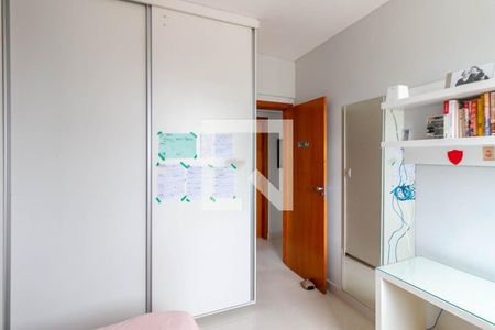 Apartamento à venda com 130m², 4 quartos e 2 vagasQuarto 2