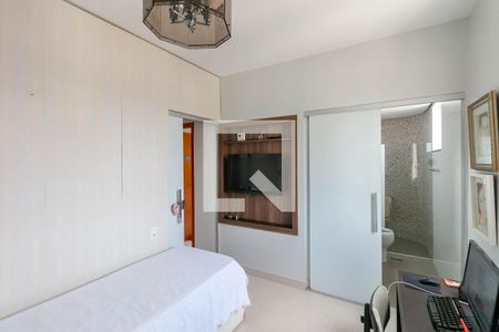 Apartamento à venda com 130m², 4 quartos e 2 vagasSuíte