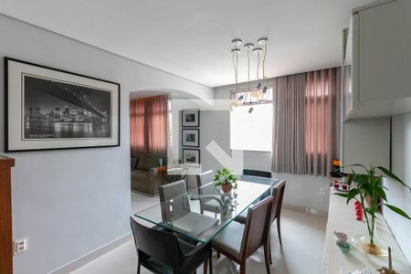 Apartamento à venda com 130m², 4 quartos e 2 vagasSala