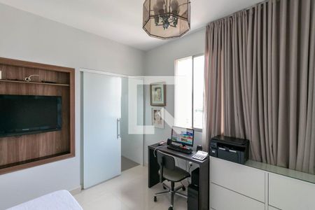 Apartamento à venda com 130m², 4 quartos e 2 vagasSuíte