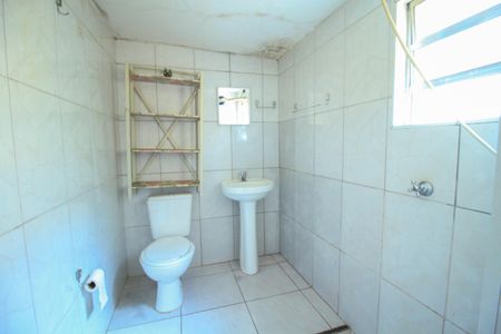 Casa à venda com 320m², 4 quartos e 1 vaga Casa à venda com 320m², 4 quartos e 1 vagaBanheiro de Serviço