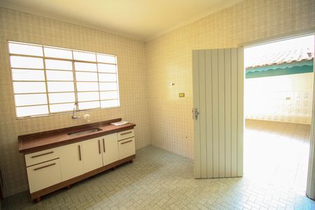 Casa à venda com 320m², 4 quartos e 1 vaga Casa à venda com 320m², 4 quartos e 1 vagaCozinha