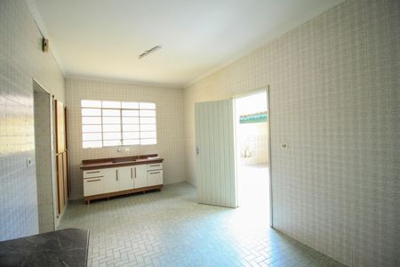 Casa à venda com 320m², 4 quartos e 1 vaga Casa à venda com 320m², 4 quartos e 1 vagaCozinha