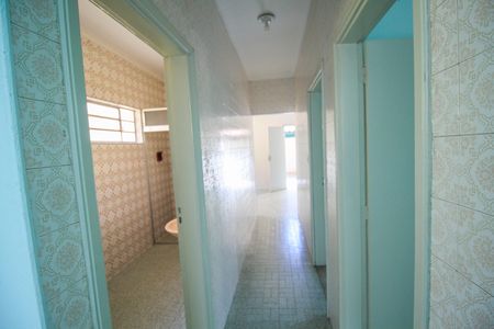 Casa à venda com 320m², 4 quartos e 1 vaga Casa à venda com 320m², 4 quartos e 1 vagaCorredor