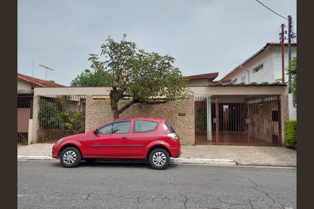 Casa à venda com 148m², 3 quartos e 4 vagas Casa à venda com 148m², 3 quartos e 4 vagasFachada