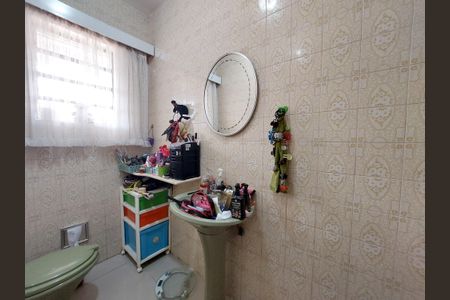 Casa à venda com 148m², 3 quartos e 4 vagas Casa à venda com 148m², 3 quartos e 4 vagasBanheiro 2