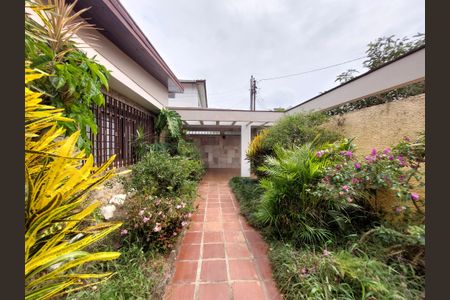 Casa à venda com 148m², 3 quartos e 4 vagas Casa à venda com 148m², 3 quartos e 4 vagasJardim