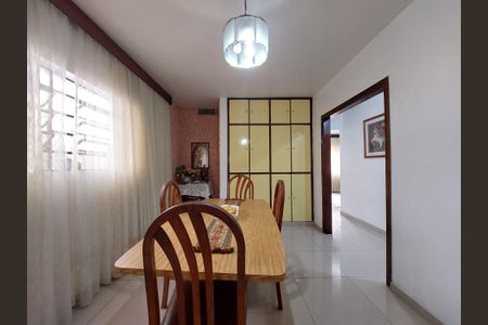 Casa à venda com 148m², 3 quartos e 4 vagas Casa à venda com 148m², 3 quartos e 4 vagasSala de Jantar