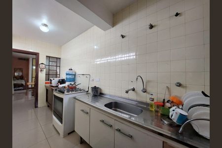 Casa à venda com 148m², 3 quartos e 4 vagas Casa à venda com 148m², 3 quartos e 4 vagasCozinha