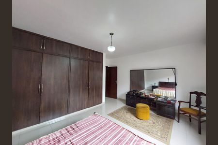 Casa à venda com 148m², 3 quartos e 4 vagas Casa à venda com 148m², 3 quartos e 4 vagasQuarto 2