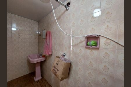 Casa à venda com 148m², 3 quartos e 4 vagas Casa à venda com 148m², 3 quartos e 4 vagasBanheiro da Edícula