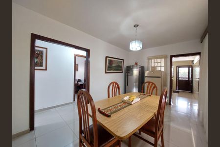 Casa à venda com 148m², 3 quartos e 4 vagas Casa à venda com 148m², 3 quartos e 4 vagasSala de Jantar