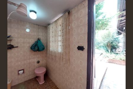 Casa à venda com 148m², 3 quartos e 4 vagas Casa à venda com 148m², 3 quartos e 4 vagasBanheiro da Edícula