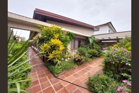 Casa à venda com 148m², 3 quartos e 4 vagas Casa à venda com 148m², 3 quartos e 4 vagasJardim