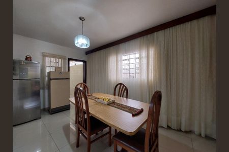 Casa à venda com 148m², 3 quartos e 4 vagas Casa à venda com 148m², 3 quartos e 4 vagasSala de Jantar