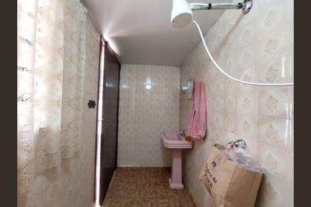 Casa à venda com 148m², 3 quartos e 4 vagas Casa à venda com 148m², 3 quartos e 4 vagasBanheiro da Edícula