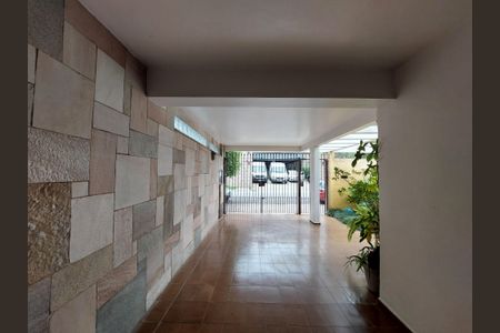 Casa à venda com 148m², 3 quartos e 4 vagas Casa à venda com 148m², 3 quartos e 4 vagasGaragem