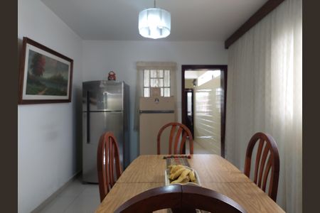 Casa à venda com 148m², 3 quartos e 4 vagas Casa à venda com 148m², 3 quartos e 4 vagasSala de Jantar