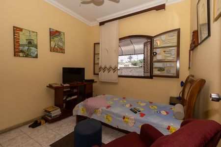 Casa à venda com 367m², 4 quartos e 4 vagas Casa à venda com 367m², 4 quartos e 4 vagasQuarto 2