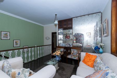 Casa à venda com 367m², 4 quartos e 4 vagas Casa à venda com 367m², 4 quartos e 4 vagasSala