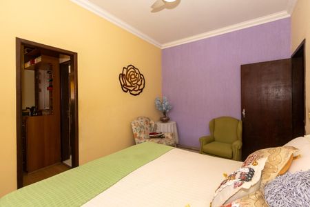 Casa à venda com 367m², 4 quartos e 4 vagas Casa à venda com 367m², 4 quartos e 4 vagasSuíte 1