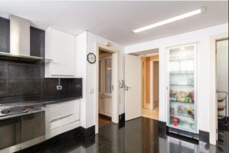 Apartamento à venda com 346m², 3 quartos e 2 vagas Apartamento à venda com 346m², 3 quartos e 2 vagasFoto 05