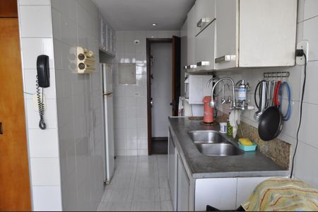 Apartamento à venda com 130m², 3 quartos e 2 vagasCozinha 
