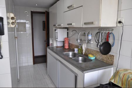 Apartamento à venda com 130m², 3 quartos e 2 vagasCozinha 