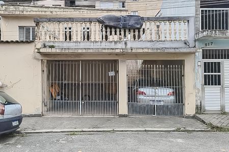 Casa para alugar com 100m², 3 quartos e 1 vaga Casa para alugar com 100m², 3 quartos e 1 vagaFachada