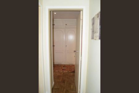 Apartamento à venda com 202m², 3 quartos e 1 vaga Apartamento à venda com 202m², 3 quartos e 1 vagaBanheiro Suíte 1