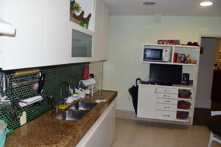 Apartamento à venda com 202m², 3 quartos e 1 vaga Apartamento à venda com 202m², 3 quartos e 1 vagaCozinha