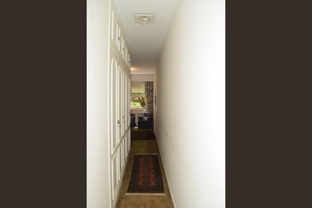 Apartamento à venda com 202m², 3 quartos e 1 vaga Apartamento à venda com 202m², 3 quartos e 1 vagaBanheiro Suíte 1