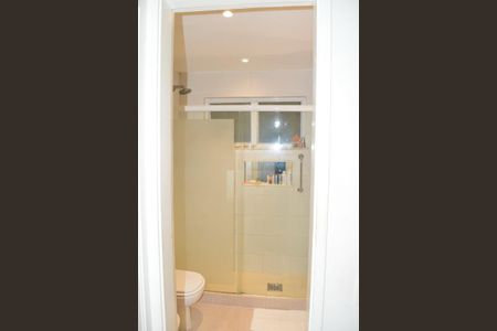 Apartamento à venda com 202m², 3 quartos e 1 vaga Apartamento à venda com 202m², 3 quartos e 1 vagaBanheiro Suíte 1