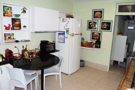Apartamento à venda com 202m², 3 quartos e 1 vaga Apartamento à venda com 202m², 3 quartos e 1 vagaCozinha