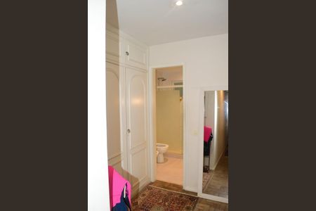 Apartamento à venda com 202m², 3 quartos e 1 vaga Apartamento à venda com 202m², 3 quartos e 1 vagaBanheiro Suíte 1