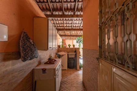 Casa à venda com 130m², 3 quartos e 1 vagaÁrea de Serviço